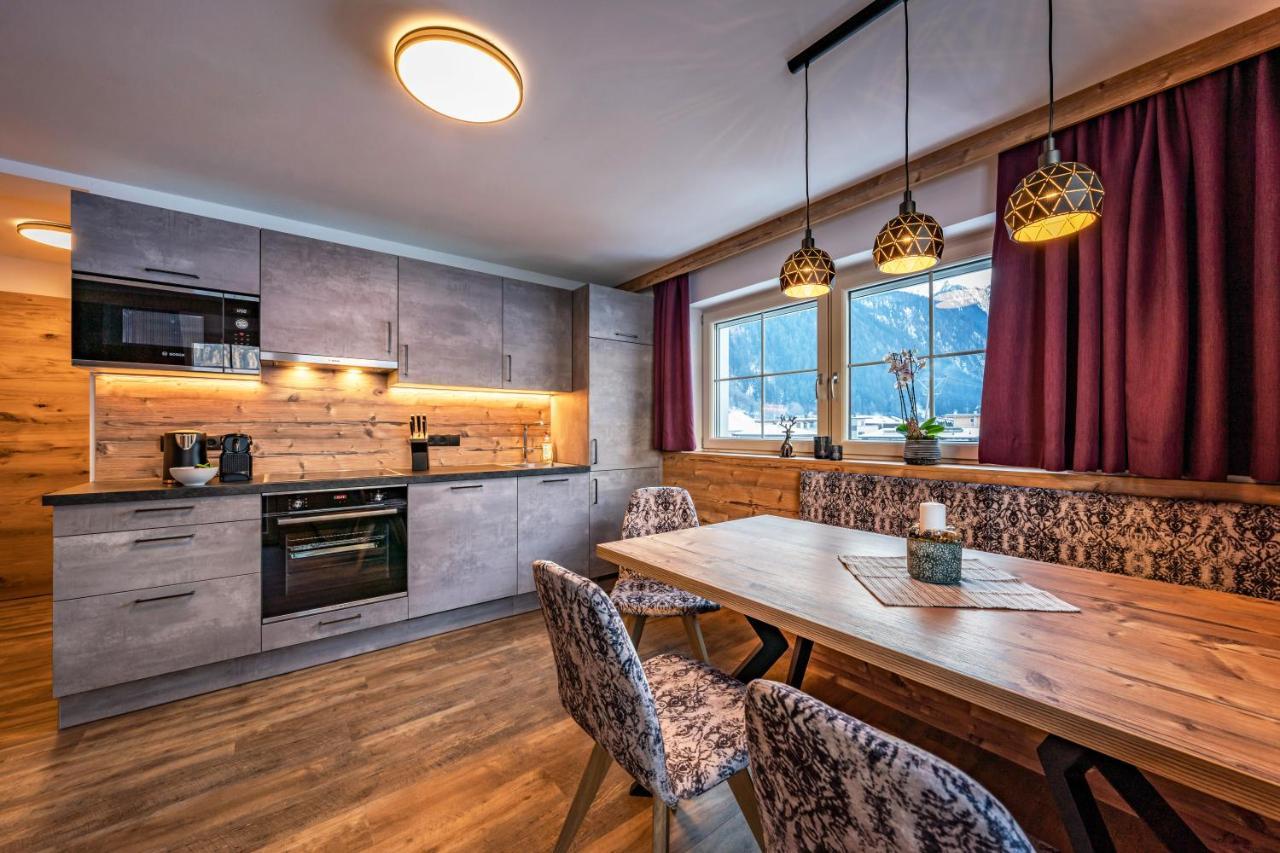 Gaestehaus Wiesengrund & Apart Sporer Mayrhofen Dış mekan fotoğraf