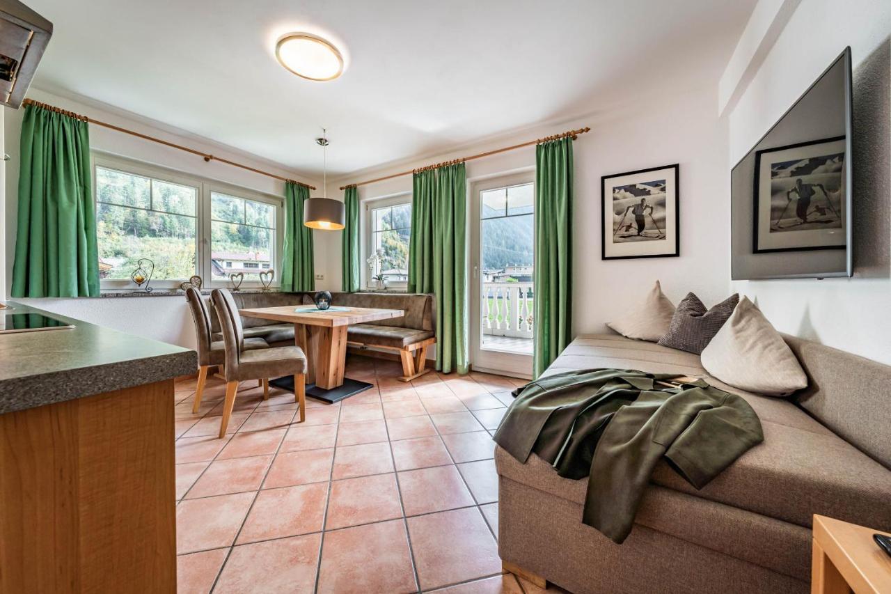 Gaestehaus Wiesengrund & Apart Sporer Mayrhofen Dış mekan fotoğraf