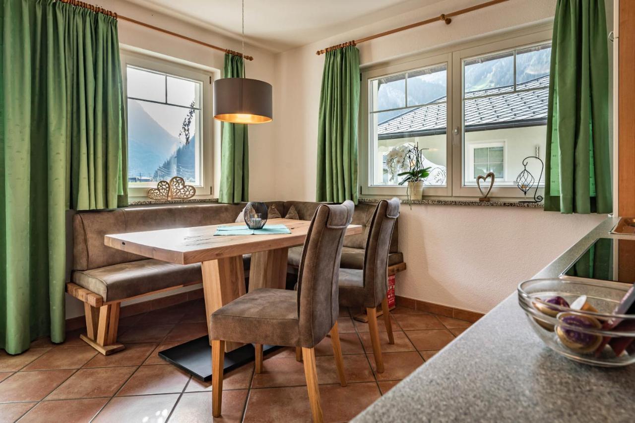 Gaestehaus Wiesengrund & Apart Sporer Mayrhofen Dış mekan fotoğraf